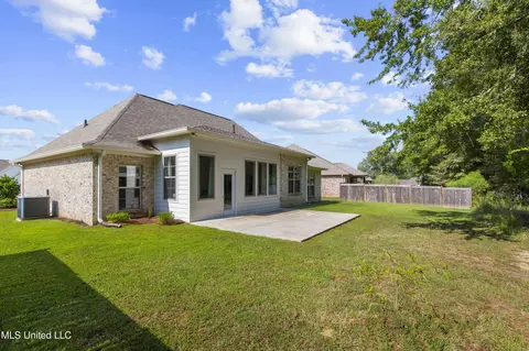 Exterior - 138 Shoreview Dr, Madison, MS 39110 photo 3 of 5