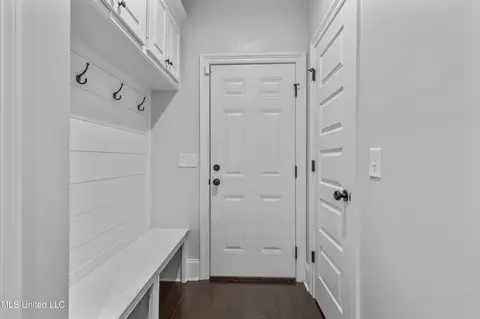 Entry Way - 138 Shoreview Dr, Madison, MS 39110 photo 4 of 4