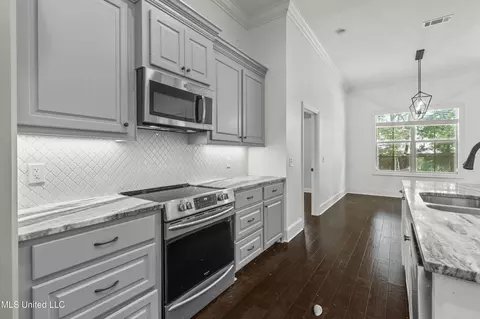Entry Way - 138 Shoreview Dr, Madison, MS 39110 photo 2 of 4