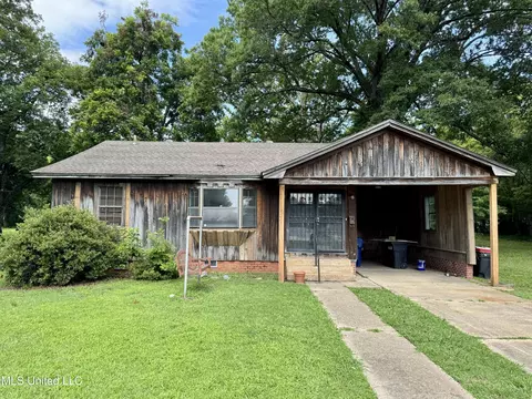 221 N Third Ave, Cleveland, MS 38732