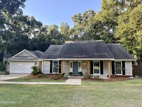 13733 Mesa Rd, Ocean Springs, MS 39564