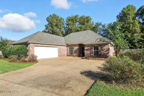 172 Navajo Cir, Clinton, MS 39056