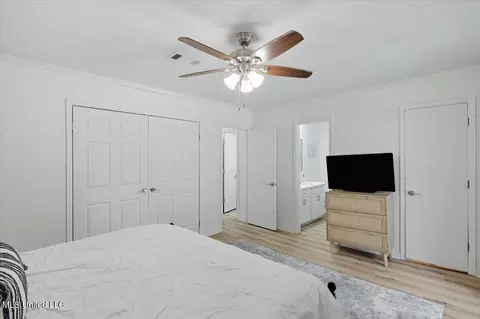 Bedroom - 102 Pine Rd, Brandon, MS 39047 photo 2 of 2