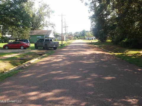 Other - 127 N Pine St, Bude, MS 39630 photo 4 of 8