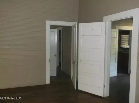 Entry Way - 127 N Pine St, Bude, MS 39630 photo 1 of 1