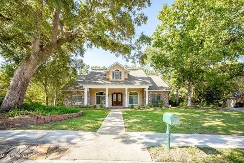 2509 Provence Pl, Biloxi, MS 39531