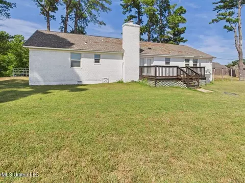 Exterior - 8279 Dunn Ln, Olive Branch, MS 38654 photo 2 of 6