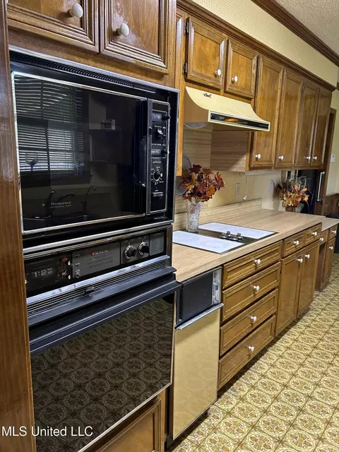 Kitchen - 209 Sundown Trl, Jackson, MS 39212 photo 1 of 2