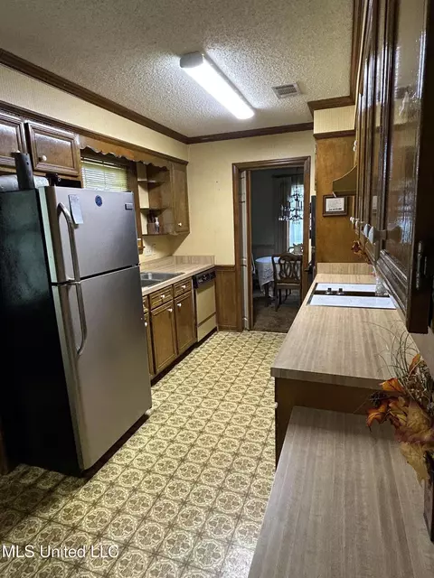Kitchen - 209 Sundown Trl, Jackson, MS 39212 photo 2 of 2
