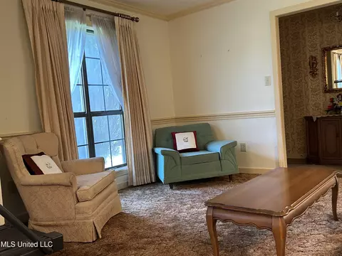 Living - 209 Sundown Trl, Jackson, MS 39212 photo 3 of 10