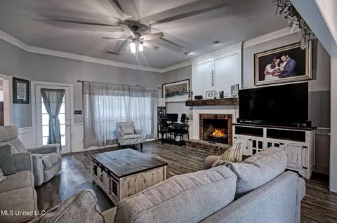 Living - 220 Cherry Dr, Brandon, MS 39042 photo 1 of 3