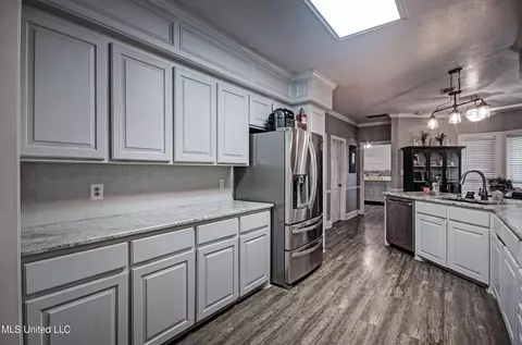 Kitchen - 220 Cherry Dr, Brandon, MS 39042 photo 3 of 3