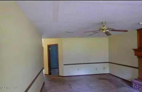 Living - 366 Taylor Loop Rd, Morton, MS 39117 photo 1 of 3