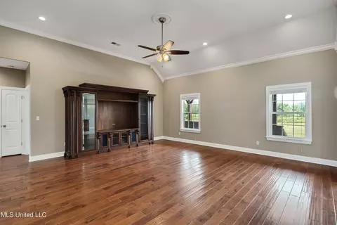 Living - 1778 Sunset Farms Dr, Hernando, MS 38632 photo 2 of 2