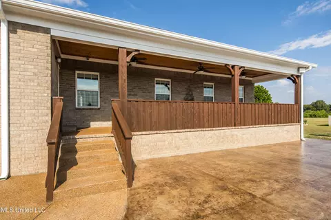 Exterior - 1778 Sunset Farms Dr, Hernando, MS 38632 photo 6 of 12