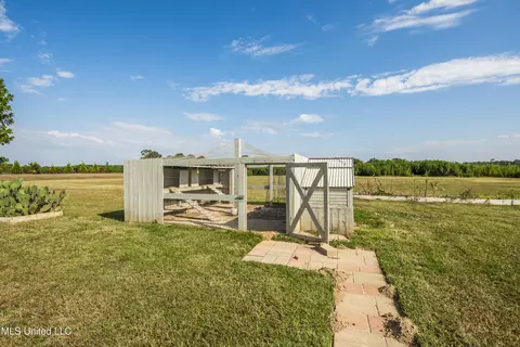 Exterior - 1778 Sunset Farms Dr, Hernando, MS 38632 photo 9 of 12