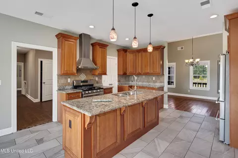Kitchen - 1778 Sunset Farms Dr, Hernando, MS 38632 photo 2 of 5