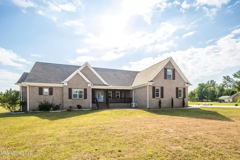 Exterior - 1778 Sunset Farms Dr, Hernando, MS 38632 photo 2 of 12
