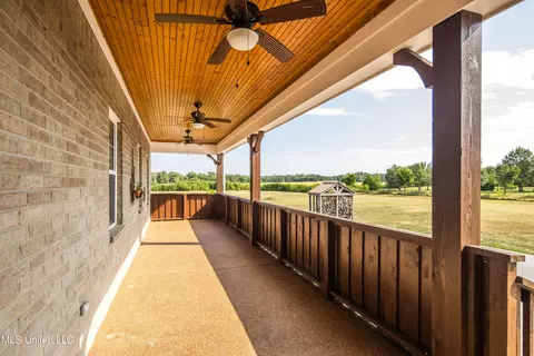 Exterior - 1778 Sunset Farms Dr, Hernando, MS 38632 photo 4 of 12