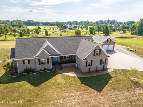 1778 Sunset Farms Dr, Hernando, MS 38632