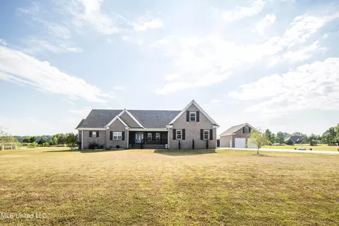 Exterior - 1778 Sunset Farms Dr, Hernando, MS 38632 photo 3 of 12