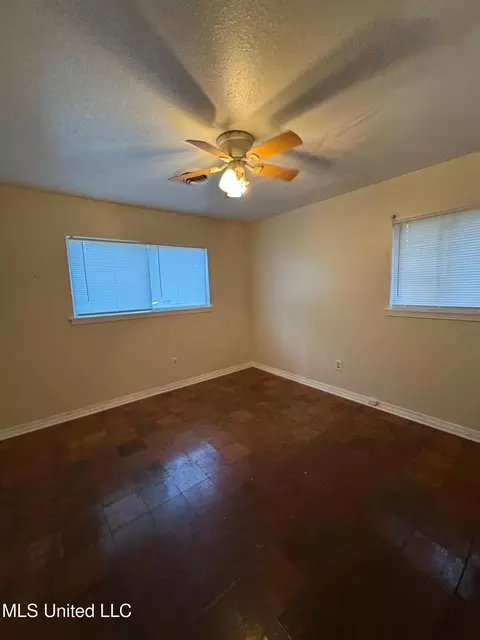 Bedroom - 237 Queen Anne Ln, Jackson, MS 39209 photo 2 of 3