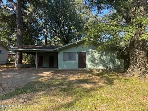 237 Queen Anne Ln, Jackson, MS 39209