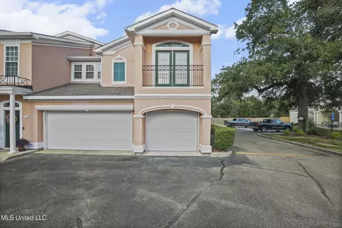 2252 Beach Dr #1203, Gulfport, MS 39507