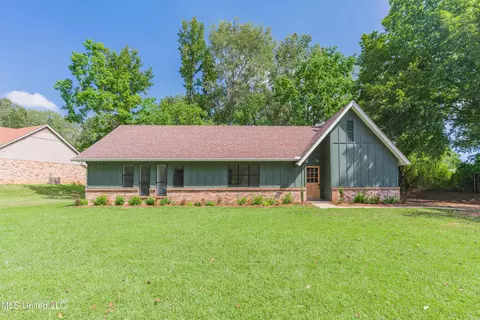 110 Casa Grande Dr, Clinton, MS 39056