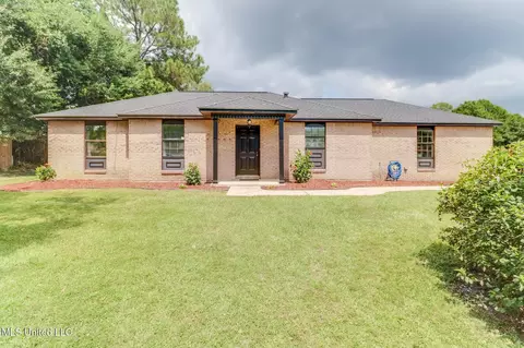 9 Joanna Ln, Gulfport, MS 39503