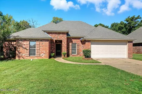 174 Beechwood Cir, Pearl, MS 39208