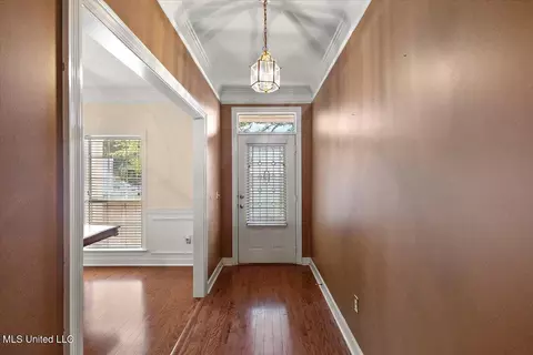 Entry Way - 5980 Baxter Dr, Jackson, MS 39211 photo 2 of 3