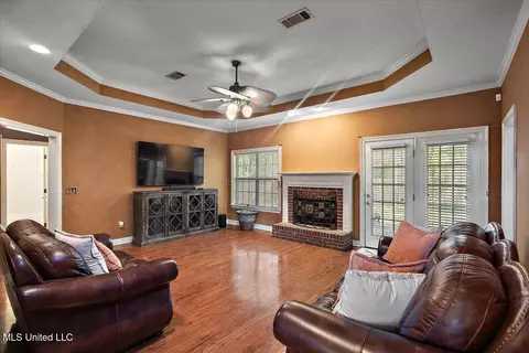 Living - 5980 Baxter Dr, Jackson, MS 39211 photo 1 of 1