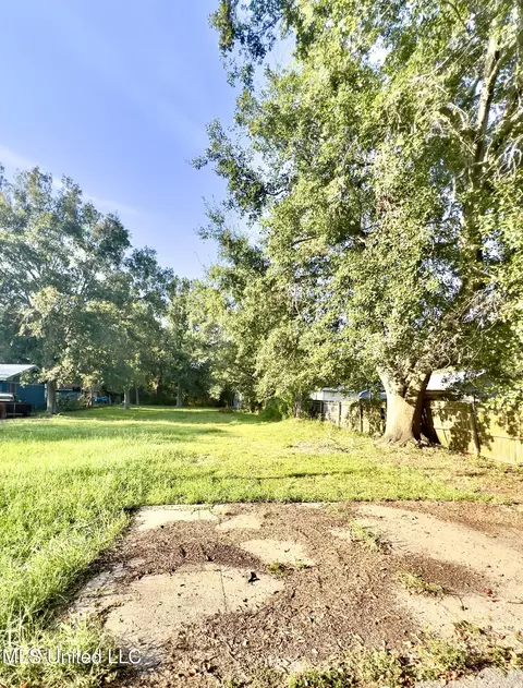 3703 Burroughs Ave, Pascagoula, MS 39581