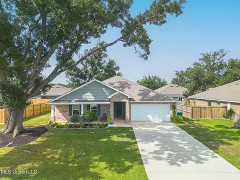 107 Rosie Dr, Long Beach, MS 39560