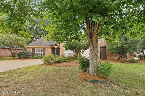 105 Thornwood Dr, Clinton, MS 39056