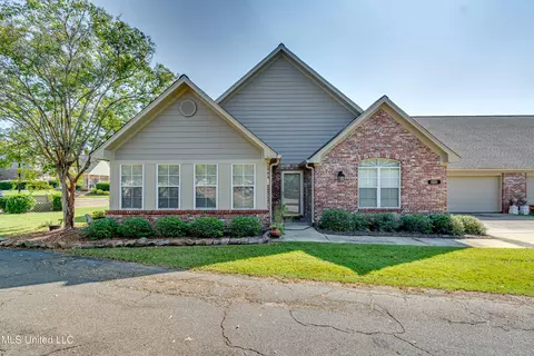 1001 Charmant Pl, Ridgeland, MS 39157