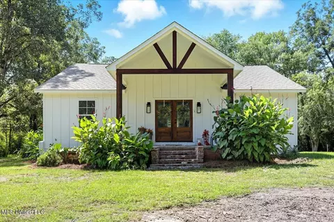 151 Pat Luckett Rd, Canton, MS 39046