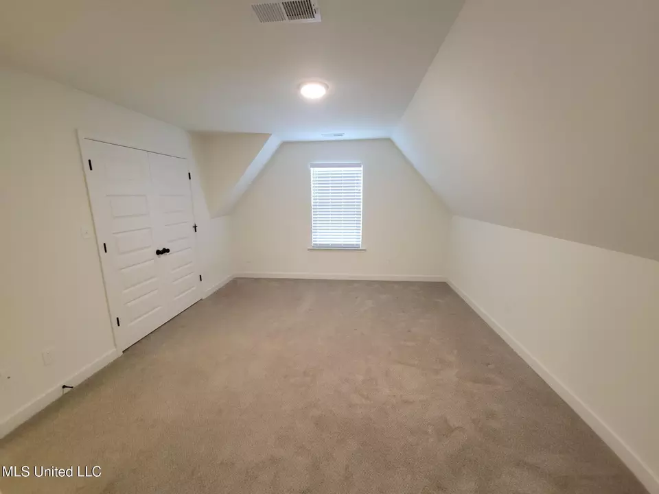 Bedroom - 2263 Dela Dr, Southaven, MS 38672 photo 3 of 6