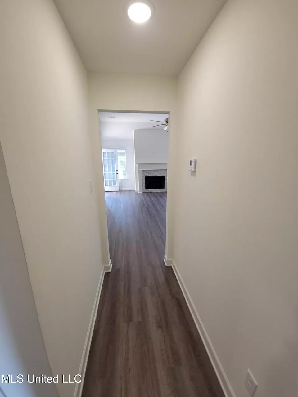 Entry Way - 2263 Dela Dr, Southaven, MS 38672 photo 1 of 1