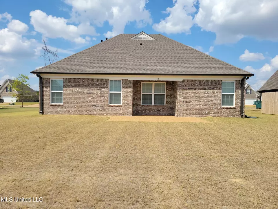 Exterior - 2263 Dela Dr, Southaven, MS 38672 photo 5 of 6