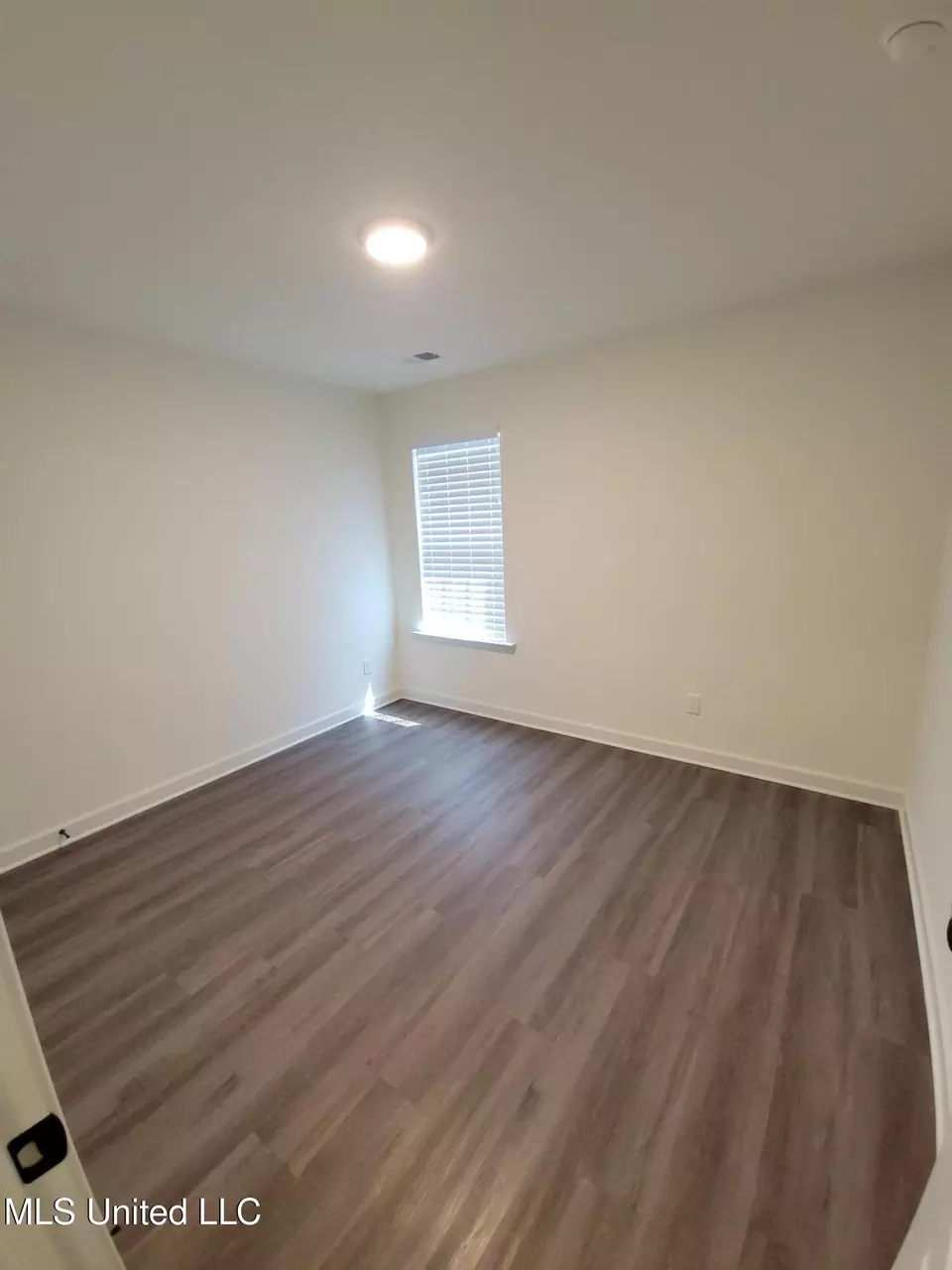 Bedroom - 2263 Dela Dr, Southaven, MS 38672 photo 5 of 6