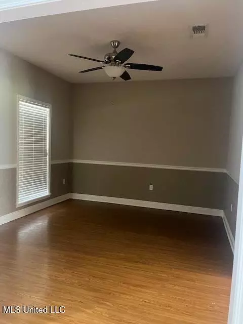Living - 1125 Deerfield Rd, Summit, MS 39666 photo 1 of 7