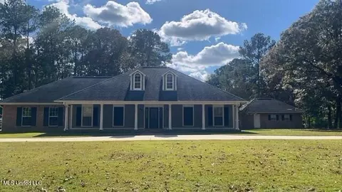 1125 Deerfield Rd, Summit, MS 39666