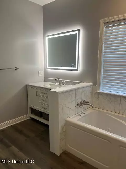Bath - 1125 Deerfield Rd, Summit, MS 39666 photo 3 of 3
