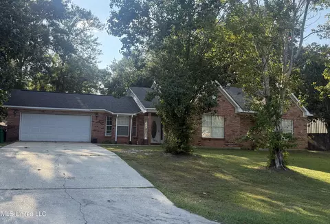 3409 N 5th St, Ocean Springs, MS 39564