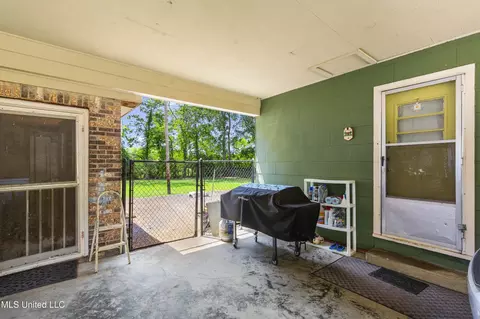228 E Dinkins St, Canton, MS 39046 photo 7