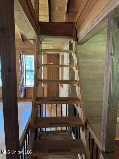 Entry Way - 1024 Sabrina Dr, Summit, MS 39666 photo 2 of 5