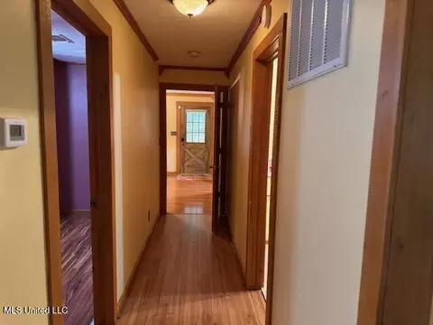 Entry Way - 1024 Sabrina Dr, Summit, MS 39666 photo 3 of 5