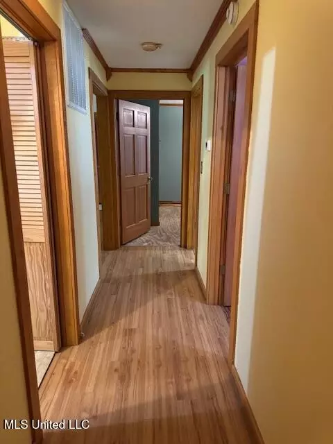 Entry Way - 1024 Sabrina Dr, Summit, MS 39666 photo 4 of 5